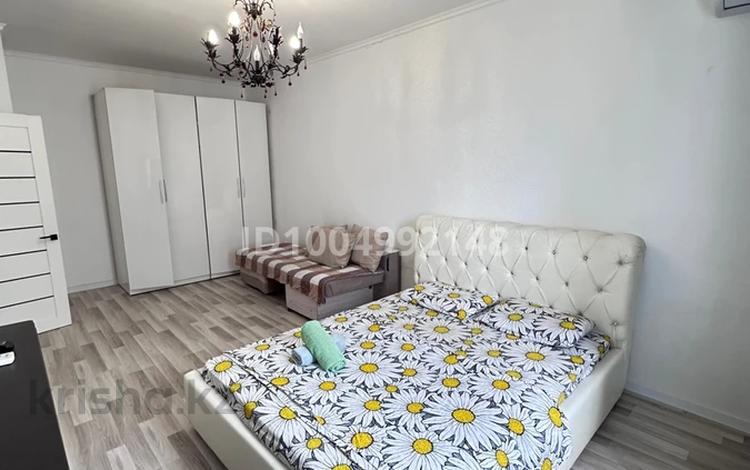 1-комнатная квартира · 45 м² · 9/13 этаж, Макатаева 127/11 — Шарипова за 19 999 ₸ в Алматы, Алмалинский р-н — фото 2