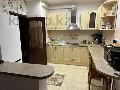 2-комнатная квартира, 66 м², 7/10 этаж помесячно, Кенесары хана 54/16 за 280 000 〒 в Алматы, Наурызбайский р-н