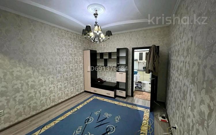 2-комнатная квартира, 60 м², 8/10 этаж помесячно, Столетова 13 13 — Гончаров за 230 000 〒 в Алматы, Жетысуский р-н — фото 2