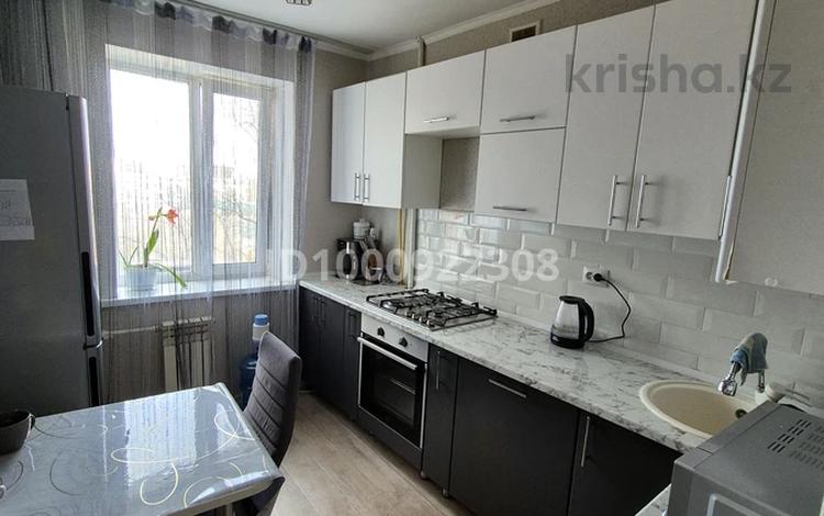 4-комнатная квартира · 79.8 м² · 6/9 этаж, мкр 4 32 за 26 млн ₸ в Уральске — фото 2