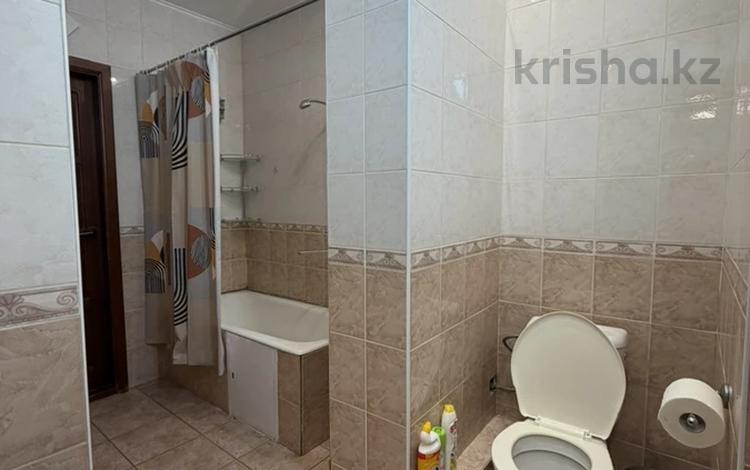 2-комнатная квартира · 50 м² · 2/5 этаж, Кабанбай батыра 165 за 300 000 ₸ в Алматы, Алмалинский р-н — фото 2
