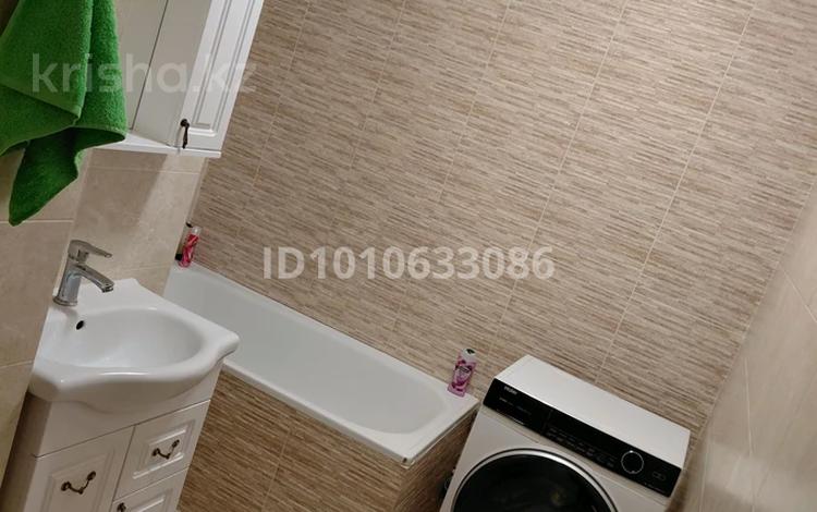 2-бөлмелі пәтер · 85 м² · 5/10 қабат, Ермекова 106/6, бағасы: 250 000 ₸ в Караганде, Казыбек би р-н — фото 2