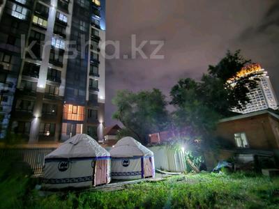 11 бөлме · 400 м², Кармысова 82 — Курменгазы, бағасы: 4 000 〒 в Алматы, Медеуский р-н