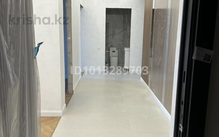 4-комнатная квартира · 90.6 м² · 10/10 этаж, Алихан Бокейхан 13 за 70 млн ₸ в Астане, Есильский р-н — фото 2