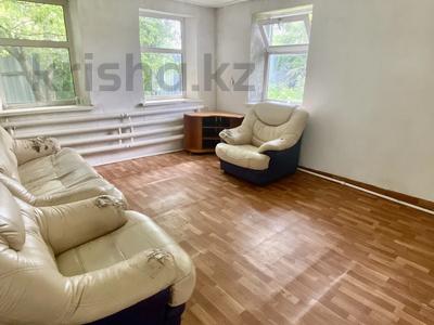 Отдельный дом · 3 комнаты · 70.4 м² · 7.7 сот., Ауэзова 168 — Маг.Удача за 9 млн 〒 в Щучинске