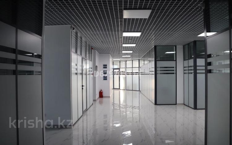 Офисы • 700 м² за 3.5 млн 〒 в Актау, 14-й мкр — фото 2