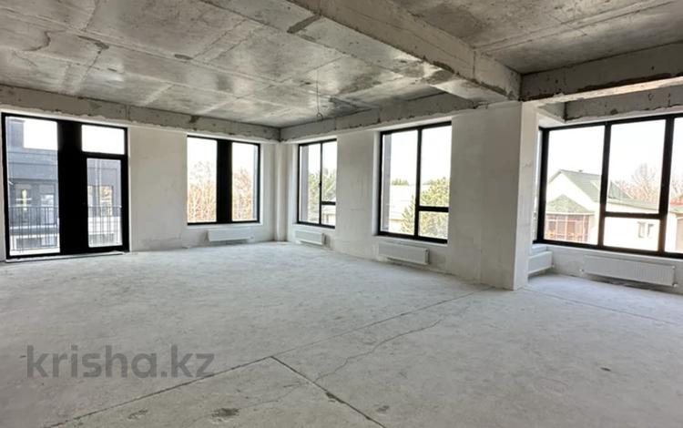2-бөлмелі пәтер · 84 м² · 3/3 қабат, мкр Горный Гигант, Жамакаева 191, бағасы: 164 млн ₸ в Алматы, Медеуский р-н — фото 2