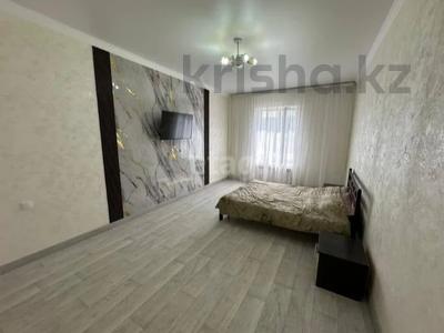 1-комнатная квартира · 45 м² · 1/5 этаж, мкр. Алтын орда 353/4 за 16.5 млн 〒 в Актобе