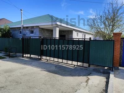 Отдельный дом · 4 комнаты · 180 м² · 10 сот., мкр Сарыкамыс-2, Ахмет Биримжанов 15 — Миг магазин за 38 млн ₸ в Атырау