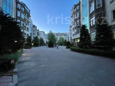 3-комнатная квартира, 210 м², 6/6 этаж, Есенберлина за 95 млн 〒 в Алматы, Медеуский р-н