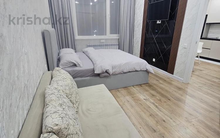 1-комнатная квартира · 40 м² · 2/8 этаж, Кабанбай Батыра 58а за 15 000 ₸ в Астане, Есильский р-н — фото 2