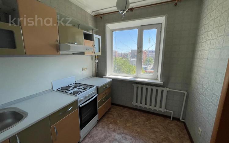 3-комнатная квартира · 61.8 м² · 5/5 этаж, мкр Юго-Восток, мкр Юго-Восток, МУКАНОВА 8 — Муканова 8 за 18.5 млн ₸ в Караганде, Казыбек би р-н — фото 2