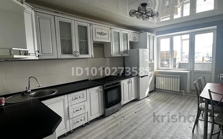 2-бөлмелі пәтер · 70 м² · 1/3 қабат, Нур Актобе 65 — Бопай ханым 7, бағасы: 140 000 ₸ — фото 2