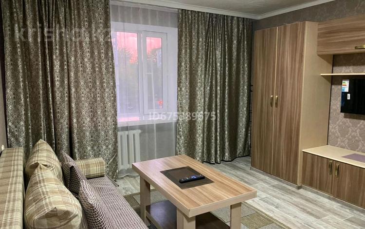 1-комнатная квартира · 36 м² · 3/5 этаж, 6й микрорайон, Ерубаева 50/2 за 8 000 ₸ в Караганде, Казыбек би р-н — фото 2