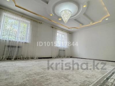 Отдельный дом · 5 комнат · 180 м² · 8 сот., мкр Алтын Орда, Бозарық, ул Айқаракөз 108 — Ост Ағаш базар за 30 млн ₸ в Шымкенте, Каратауский р-н