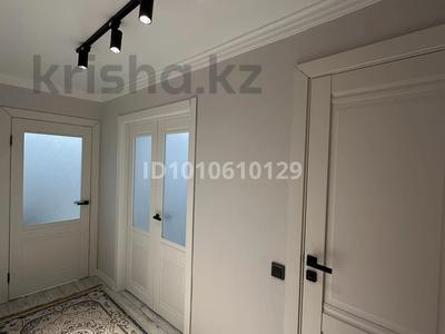 4-комнатная квартира · 65 м² · 5/5 этаж, мкр 5 96 за 200 000 〒 в Актобе