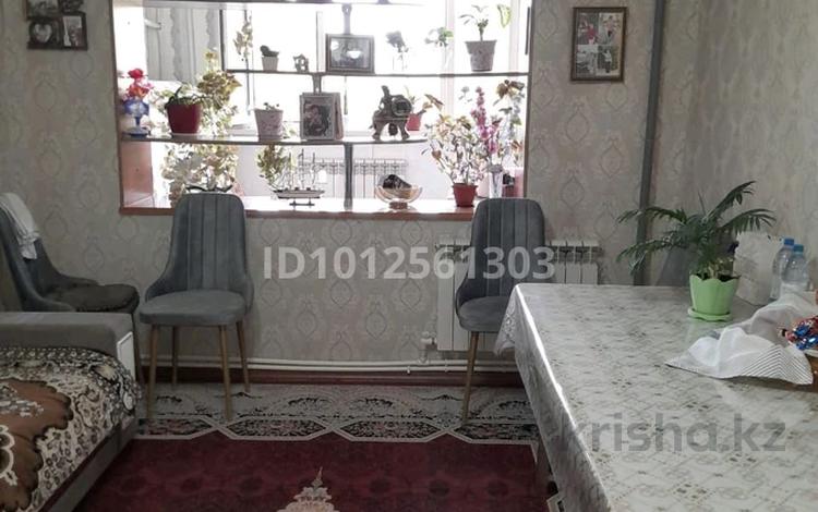 2-бөлмелі пәтер · 70 м² · 4/5 қабат, мкр Восток 34 — Дом Салтанат, остановка Восток, бағасы: 25 млн ₸ в Шымкенте, Аль-Фарабийский р-н — фото 2