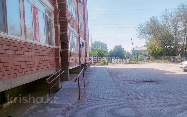 2-бөлмелі пәтер · 68.1 м² · 1/5 қабат, Исатай Батыр 18 — Возле ресторан Ел Плаза, в районе инфекционный больница, бағасы: 27 млн ₸ в Уральске — фото 2