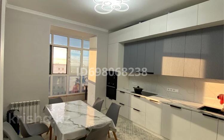 4-комнатная квартира · 107 м² · 8/8 этаж, Проспект Республики 1/7 за 55 млн ₸ в Караганде — фото 3