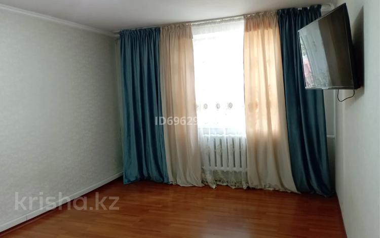 1-комнатная квартира, 40 м², 1/3 этаж помесячно, Жангозина 12в