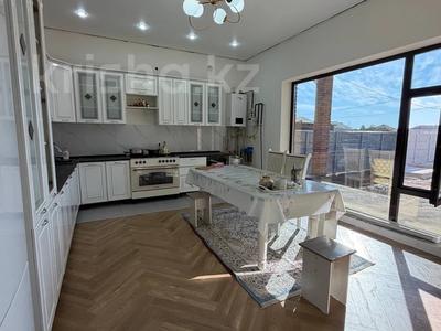 Жеке үй · 5 бөлме · 200 м² · 9 жүзд., Саяхат 23 28а, бағасы: 35.5 млн ₸ в 