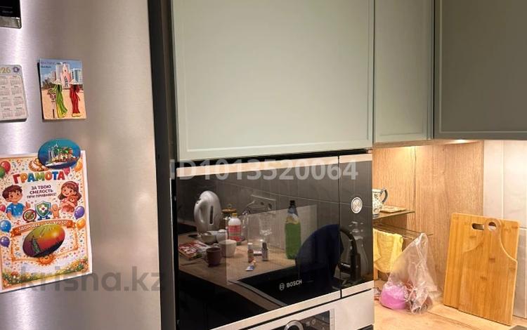 3-комнатная квартира · 88 м² · 6/13 этаж, мкр Городской Аэропорт, Букетова 3 за 60 млн ₸ в Караганде, Казыбек би р-н — фото 2