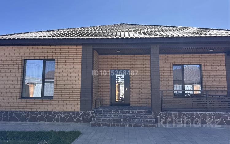 Отдельный дом · 4 комнаты · 160 м² · 8 сот., Сарбаз за 71 млн ₸ в Актобе, СК Сарбаз — фото 2