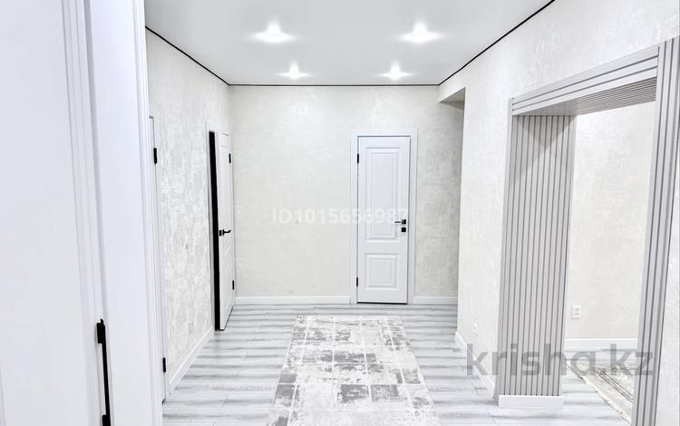3-комнатная квартира · 85 м² · 2/6 этаж, мкр. Алтын орда 8г — улица Халел Досмухамедулы за 38.5 млн ₸ в Актобе — фото 2
