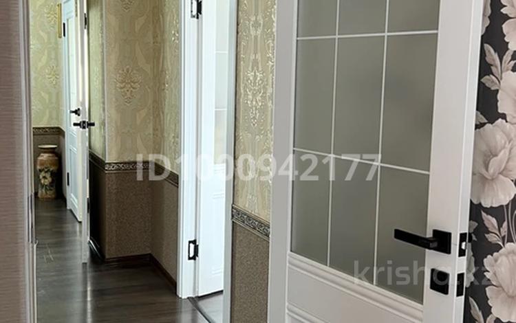 3-комнатная квартира · 103 м² · 8/9 этаж, мкр. Алмагуль, Б.Аманшина 72 — остановка бывш. “Комбинатская” за 29.5 млн ₸ в Атырау — фото 2