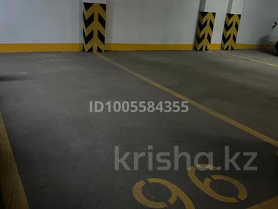 Паркинг · 4 м² · Абикен Бектуров 7 — 8 подъезд, 2уровень возле 8мого подъезда номер 96 за 25 000 ₸ в Астане, Есильский р-н