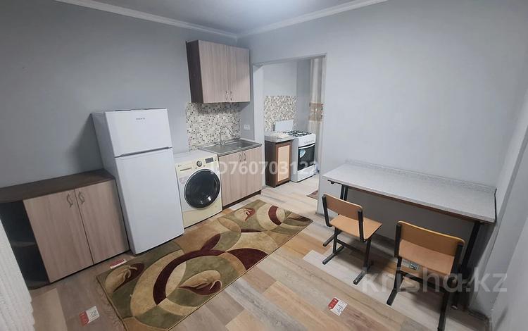 Отдельный дом · 2 комнаты · 35 м² · 35 сот., мкр Алгабас, Бесінші белес 3 за 150 000 ₸ в Алматы, Алатауский р-н — фото 2