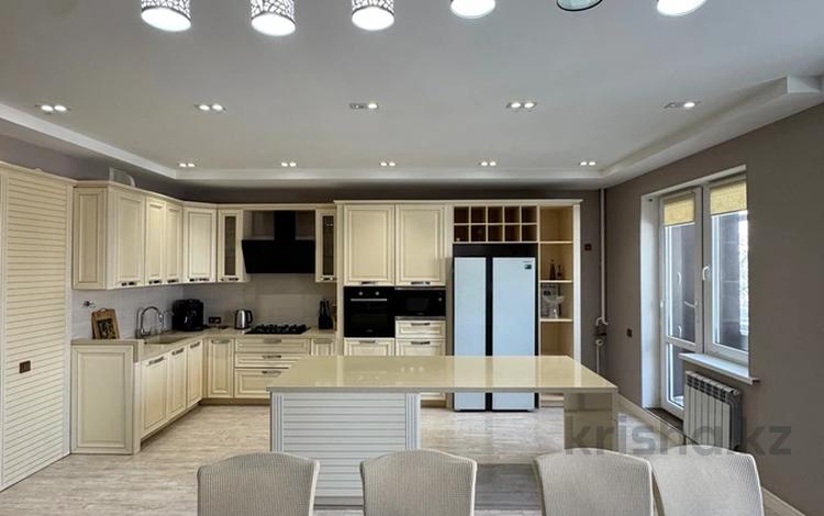 4-бөлмелі пәтер · 150 м² · 1/9 қабат, Валиханова 13-21, бағасы: 600 000 ₸ в Атырау — фото 2