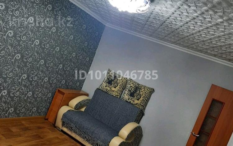 3-комнатная квартира · 57 м² · 2/3 этаж, Вагонная улица 2/2 за 16 млн ₸ в Караганде, Казыбек би р-н — фото 2