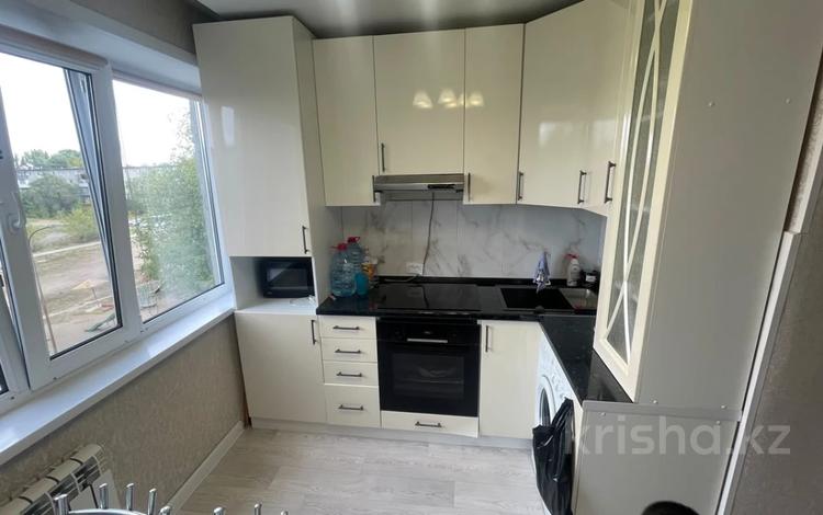 2-комнатная квартира · 50.5 м² · 4/9 этаж, Майкудук, 15й микрорайон за 13 млн ₸ в Караганде, Алихана Бокейханова р-н — фото 3