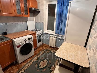 3-бөлмелі пәтер, 60 м², 1/4 қабат ай сайын, мкр №7 35, бағасы: 350 000 〒 в Алматы, Ауэзовский р-н