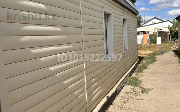 Отдельный дом · 2 комнаты · 50 м² · 6 сот., Уральская за 11 млн ₸ в Актобе, мкр Москва — фото 2