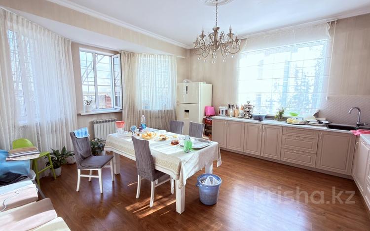 Отдельный дом · 9 комнат · 400 м² · 8 сот., мкр Калкаман-2, Аспандиярова 135 за 2.5 млн ₸ в Алматы, Наурызбайский р-н — фото 2
