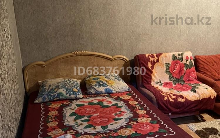 1-комнатная квартира · 33 м² · 1/5 этаж, Х Чурина — По курмангазы за 6 500 ₸ в Уральске — фото 2