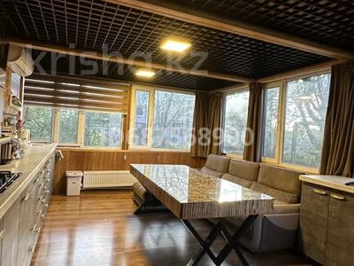 Пәтерлер в Карагандинской обл.: 5-бөлмелі пәтер · 160 м² · 1/3 қабат, Ман.Алтын арка 17, бағасы: 70 млн 〒 5-бөлмелі пәтер · 160 м² · 1/3 қабат, Ман.Алтын арка 17, бағасы: 70 млн 〒 в Караганде, Казыбек би р-н