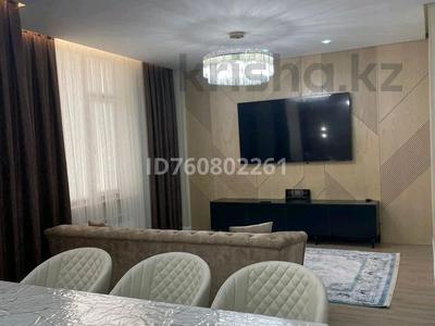 Пәтерлер в Туркестанской обл.: 2-бөлмелі пәтер · 76 м² · 1/3 қабат, Батырбекова 4/2, бағасы: 47 млн 〒 2-бөлмелі пәтер · 76 м² · 1/3 қабат, Батырбекова 4/2, бағасы: 47 млн 〒 в Туркестане