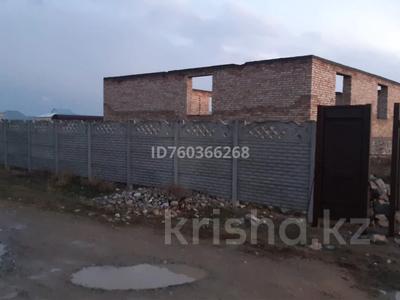 Отдельный дом · 5 комнат · 100 м² · 10 сот., Пригород — Напротив турксиб село за 5.8 млн 〒 в Таразе