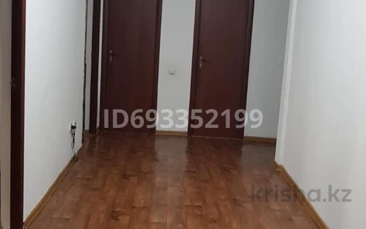 3-комнатная квартира, 90 м², 2/5 этаж, 6 мкр 5 за 30.5 млн 〒 в Талдыкоргане, мкр Болашак — фото 2