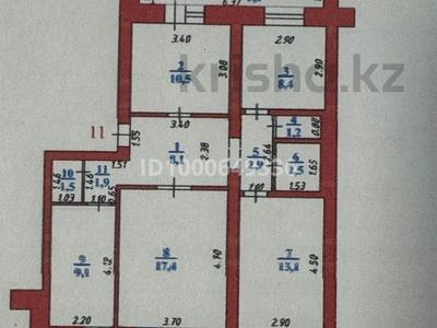 4-комнатная квартира · 80 м² · 1/5 этаж, Ескалиева 227 — Пересечение Сейфуллина и Иксанова за 35 млн 〒 в Уральске