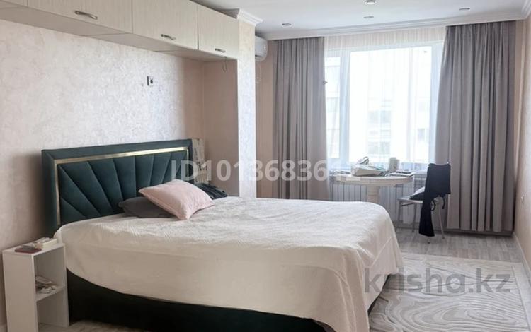 3-комнатная квартира · 77 м², Азаттык 49а за 24 млн ₸ в Атырау — фото 2