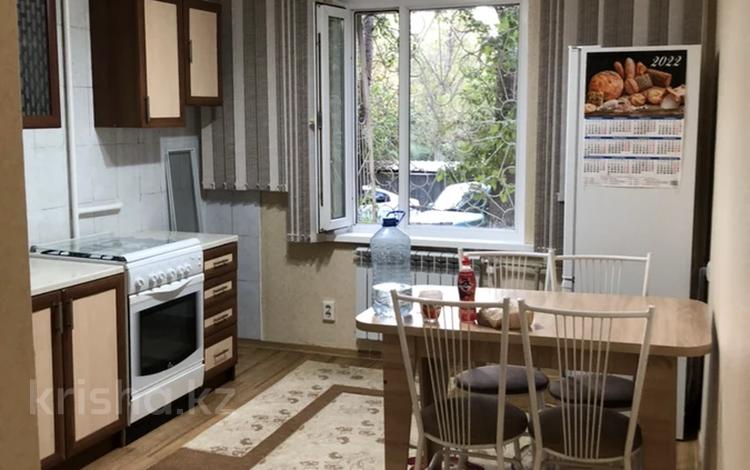 2-бөлмелі пәтер · 50 м² · 1/5 қабат, мкр Аксай-5 20, бағасы: 250 000 ₸ в Алматы, Ауэзовский р-н — фото 2
