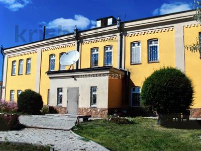 Отдельный дом · 12 комнат · 700 м² · 20 сот., Ильяшева — Площадь Абай за 320 млн ₸ в Семее