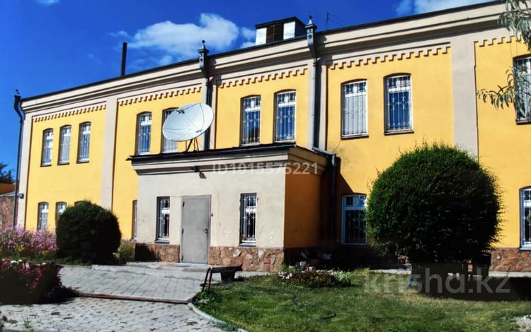 Отдельный дом · 12 комнат · 700 м² · 20 сот., Ильяшева — Площадь Абай за 320 млн ₸ в Семее — фото 2