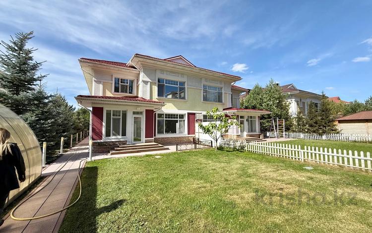 Часть дома · 5 комнат · 232 м² · 5.5 сот., Переулок Мереке за 250 млн 〒 в Астане, Есильский р-н — фото 2