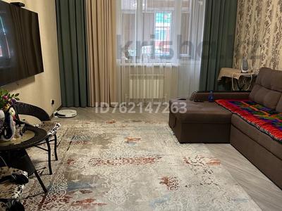 Пәтерлер в Западно-Казахстанской обл.: 2-бөлмелі пәтер · 70 м² · 7/7 қабат, Назарбаева 233/3 — Площадь Маншук Маметова, бағасы: 45 млн 〒 2-бөлмелі пәтер · 70 м² · 7/7 қабат, Назарбаева 233/3 — Площадь Маншук Маметова, бағасы: 45 млн 〒 в Уральске