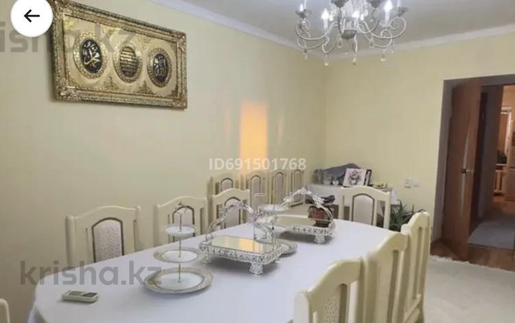 3-бөлмелі пәтер · 64 м² · 3/5 қабат, Центральный ш/а., Махамбета, бағасы: 19 млн ₸ в Атырау, мкр Центральный — фото 2